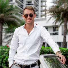Car Superstore team member in South Florida